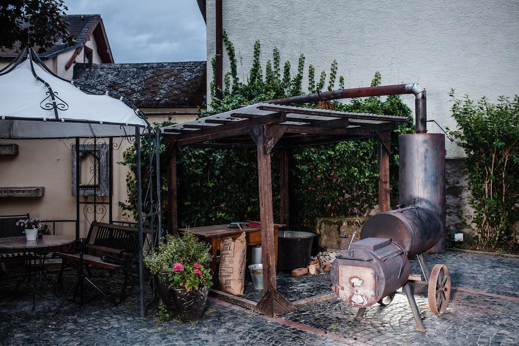 Hotel-Restaurant Zur Krone Loehnberg Екстер'єр фото