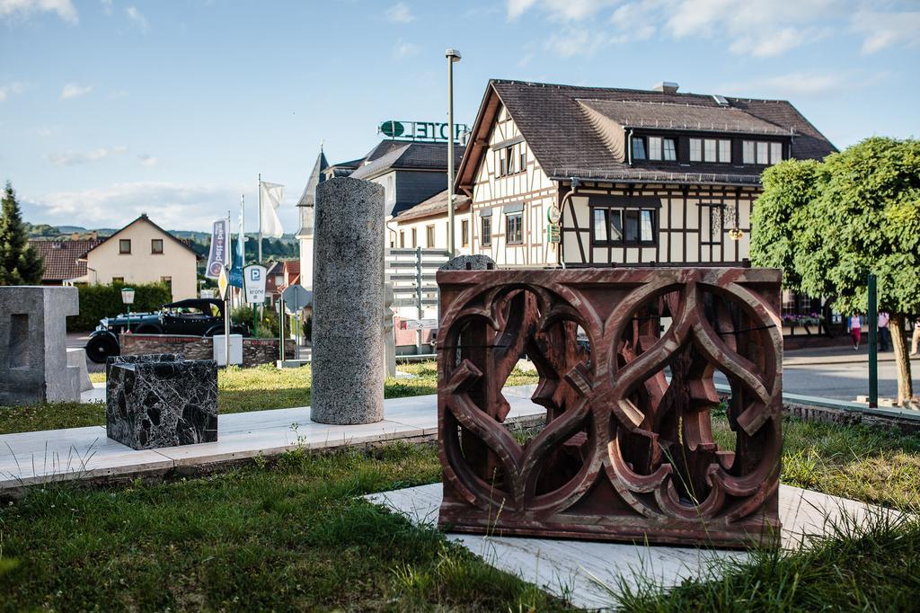 Hotel-Restaurant Zur Krone Loehnberg Екстер'єр фото