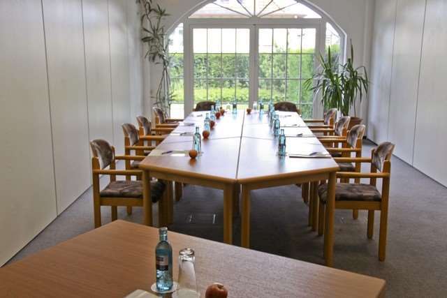 Hotel-Restaurant Zur Krone Loehnberg Бізнес фото