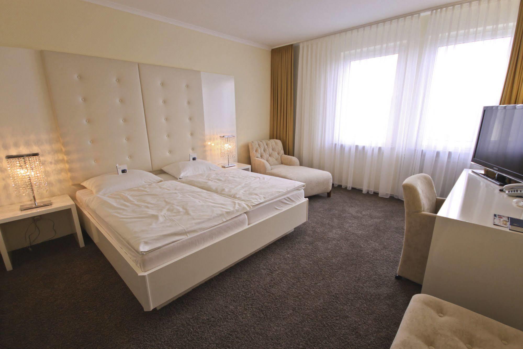 Hotel-Restaurant Zur Krone Loehnberg Номер фото
